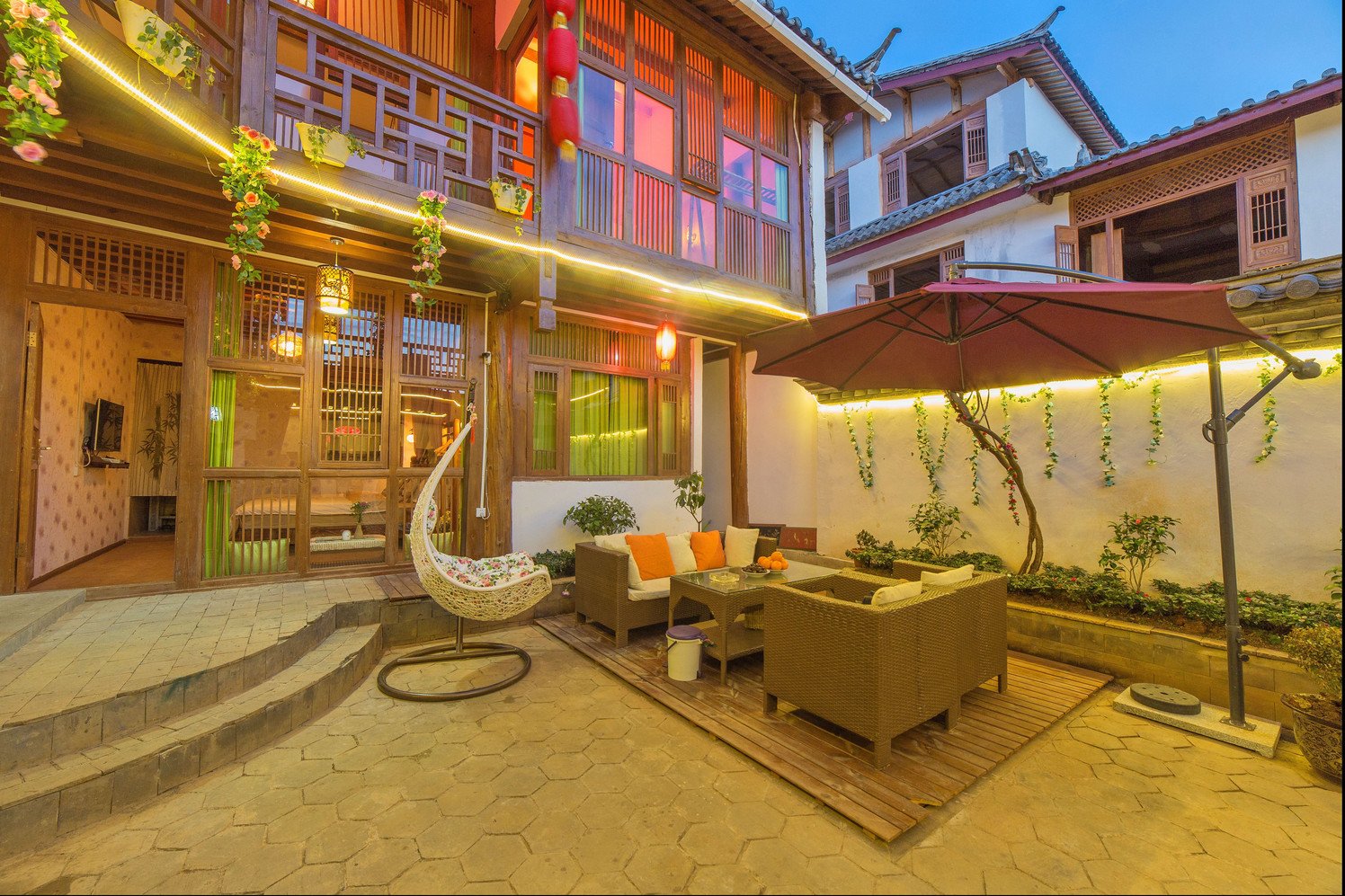 丽江古城花韵阁客栈(原望岱私人庭院)