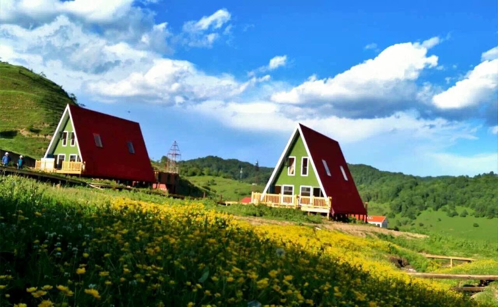 陇县关山草原房车营地酒店