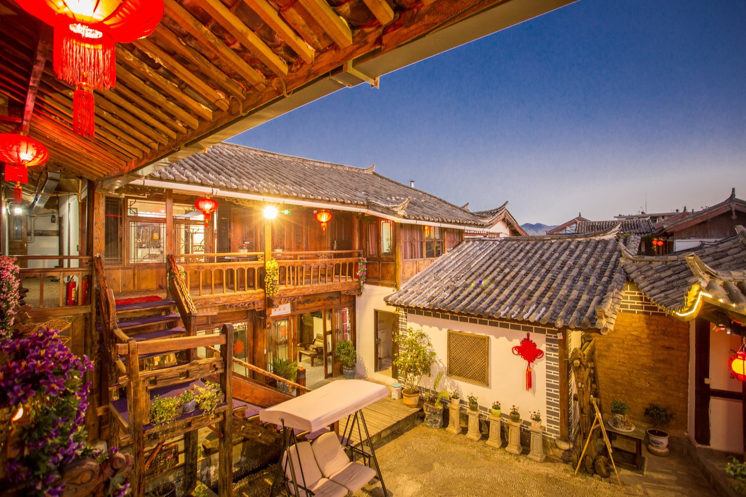 丽江彩云居客栈