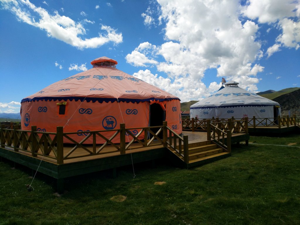 青海湖老兵自驾游蒙古包营地