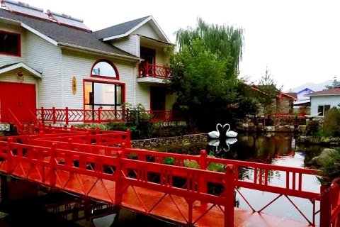 宽甸青山沟北方周庄度假村