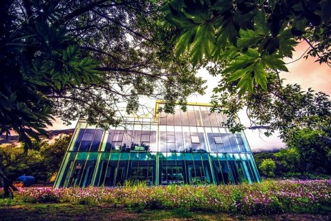 酒店首页 林芝 酒店 林芝听风看水·玻璃盒子度假别墅 酒店图片共 52