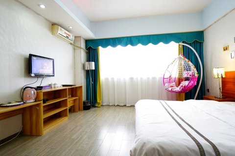 酒店百宝箱 酒店首页 成都 酒店 成都锦华万达/电动床/影院/1314爱恋