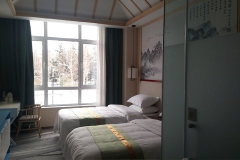 逸美精品艺术酒店(济南百脉泉店)