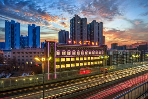 乌鲁木齐红宝石大酒店(新疆国际大巴扎二道桥地铁站店)