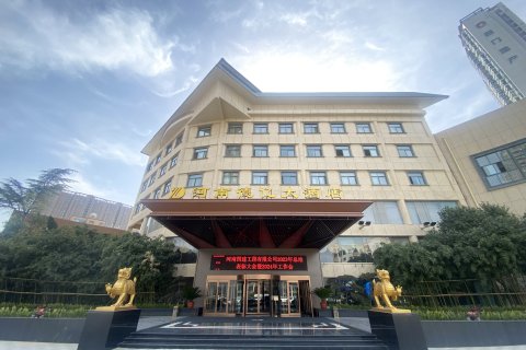 德亿大酒店(郑州金水路曼哈顿店)