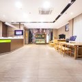 中州假日酒店(郑州科学大道郑州大学地铁站店)