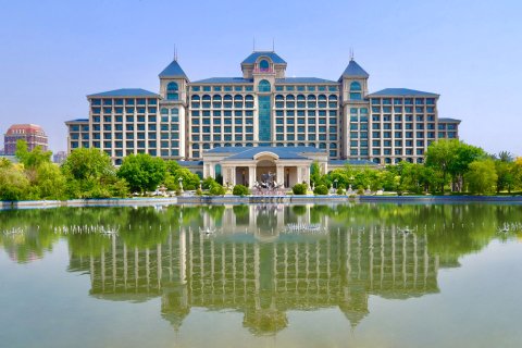 天津观湖城堡酒店